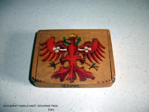 230 Coffret bois TYROL 1945 MD000613